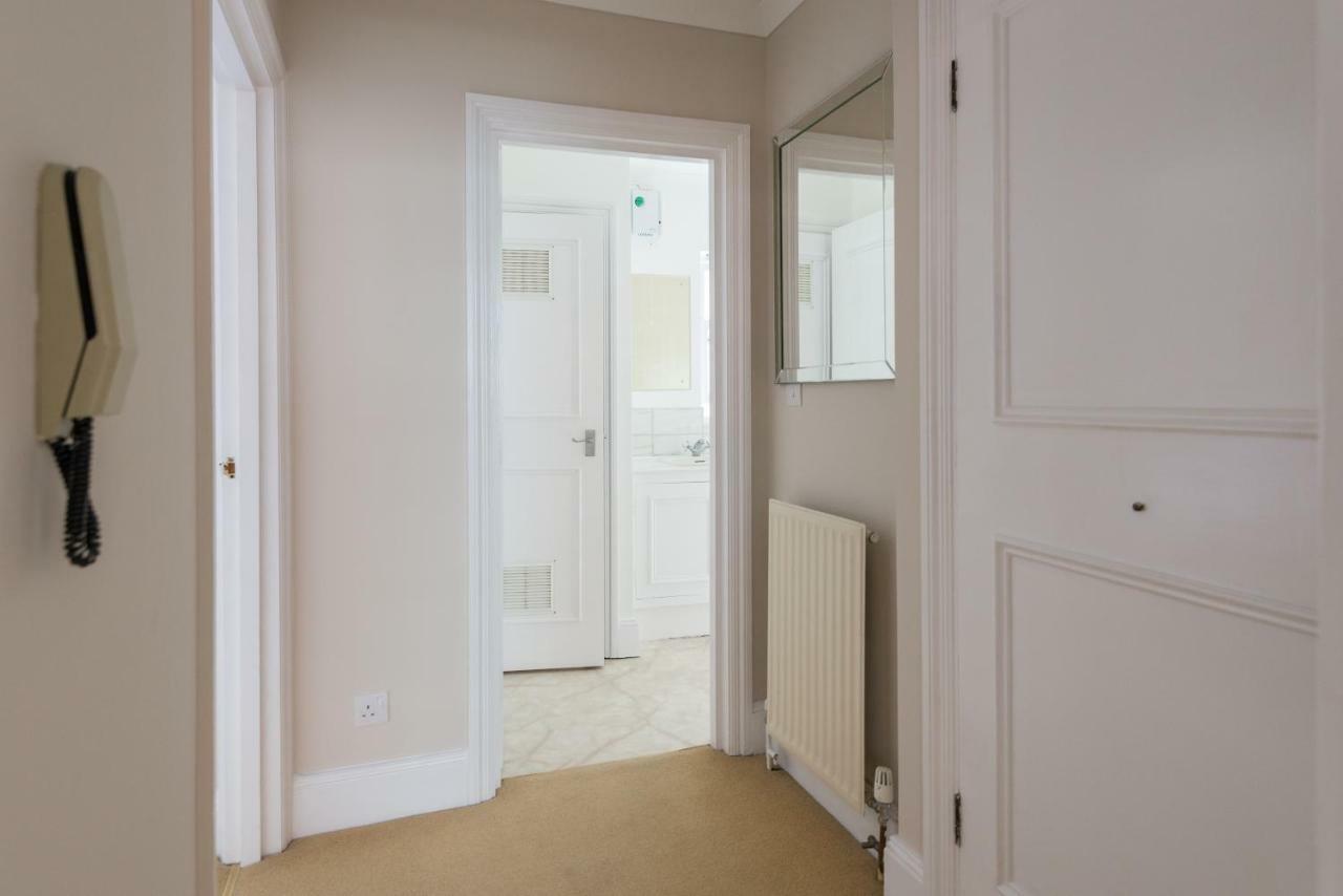 One Bedroom High Street Kensington Apartment ロンドン エクステリア 写真